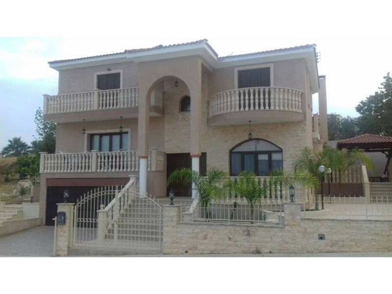 Spacious 3 bed plus villa in Timi