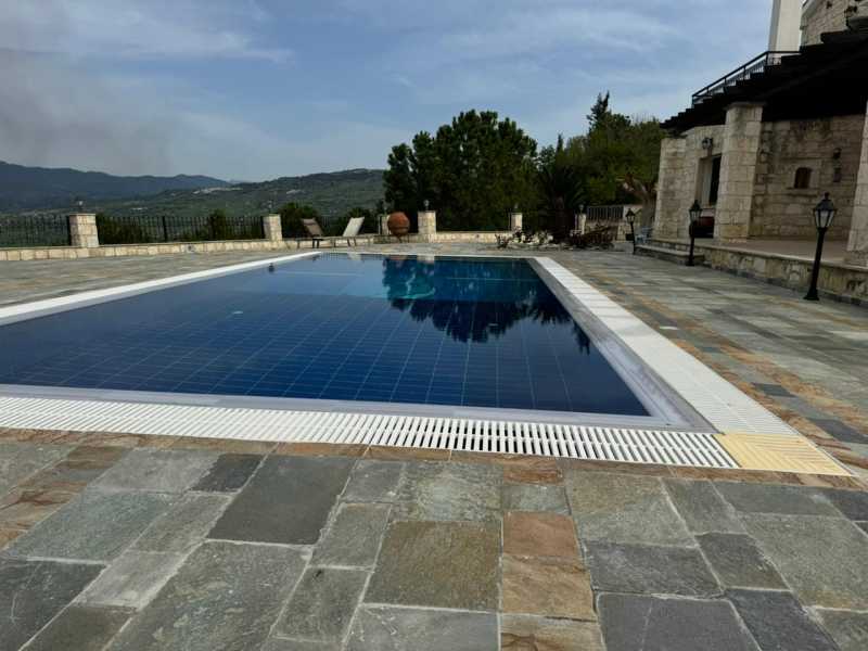 Luxury traditional house in Simou